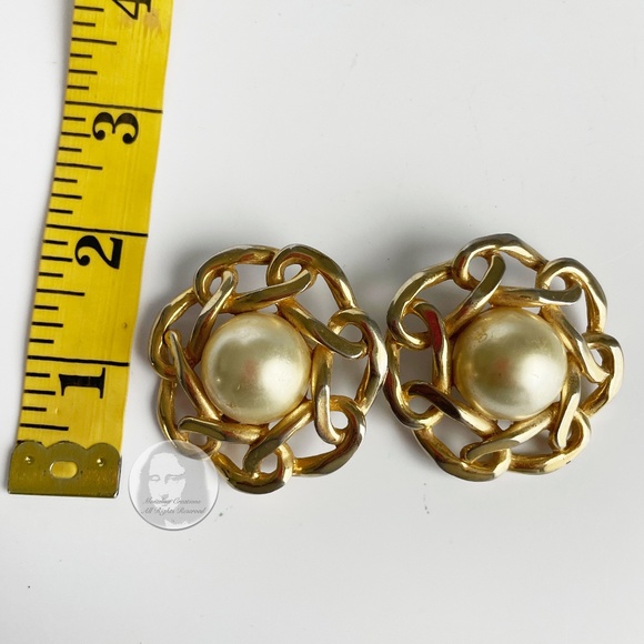 Faux Pearl and Gold Metal Chain Earrings Large Round Vintage Clip On 80s Retro - Picture 6 of 10
